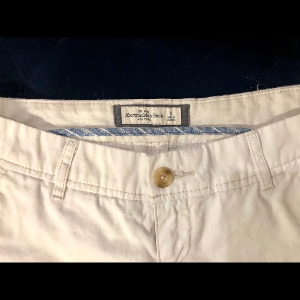 Abercrombie & Fitch white jean shorts size 0 - Picture 4 of 5